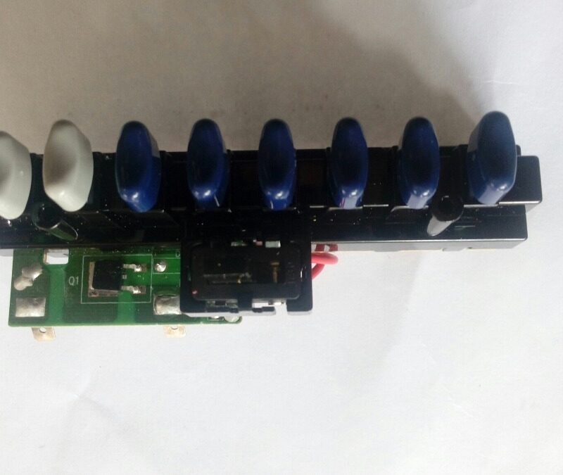 APAGADOR CUBE C/TARJETA Y SWITCH